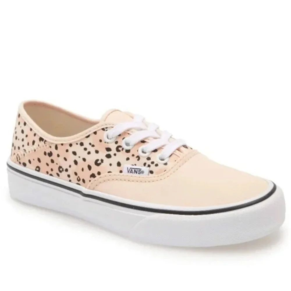 RARE Vans X Leila Hurst‎ Tiny Animal Low Top Sneakers Men 8 Women's 9.5 Peach